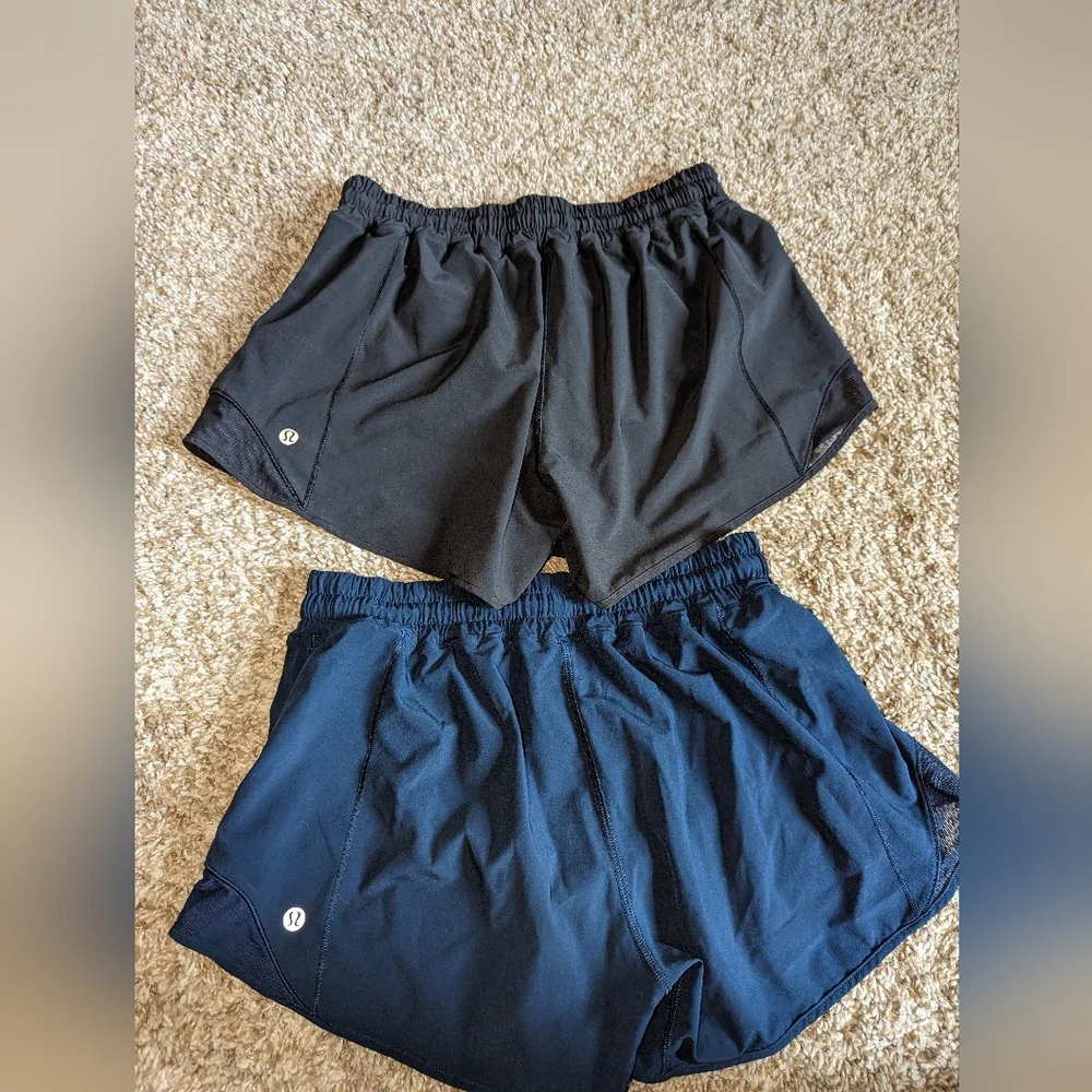 Lululemon, HottyHot 4", size 8, black and navy blue - Picture 1 of 1